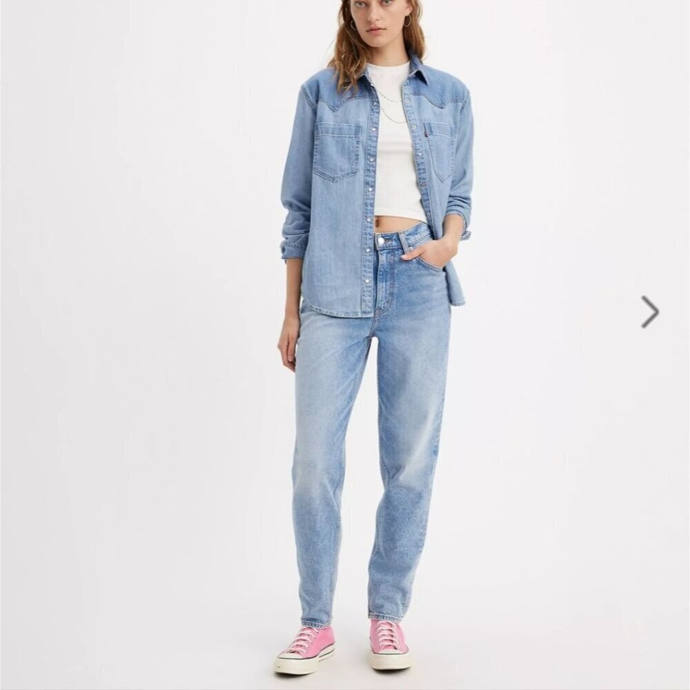 Levi's The 80s Mom jean light wash size 28